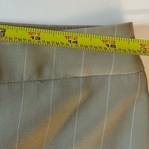 Jones New York Signature Tan and White Pinstripe Wool Pants, Size 8 - Picture 6 of 11